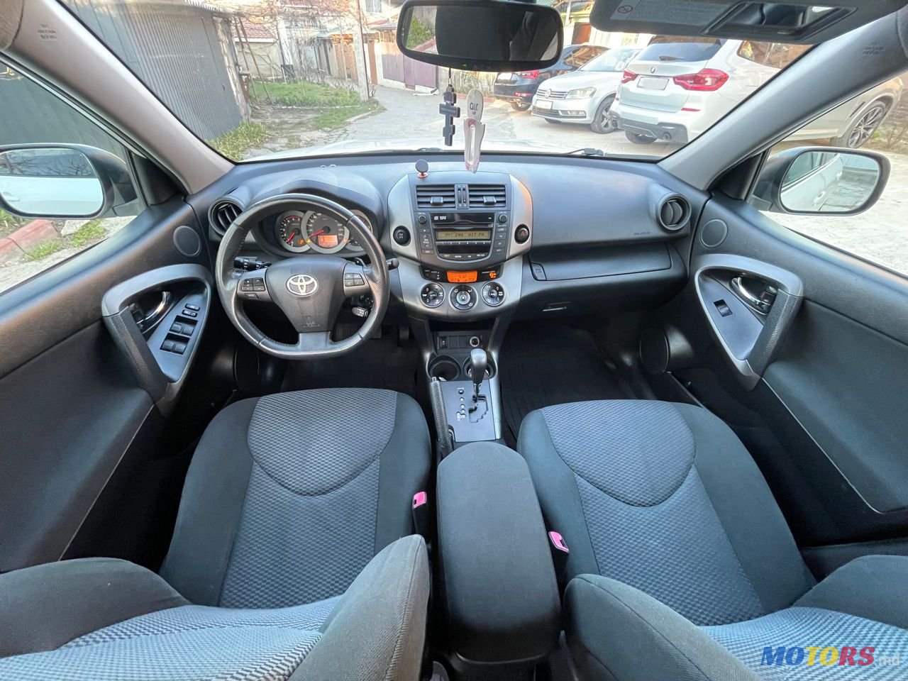 2011' Toyota RAV4 photo #6