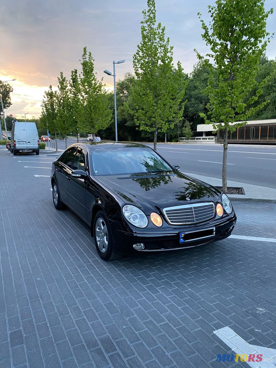 2004' Mercedes-Benz E Класс photo #2