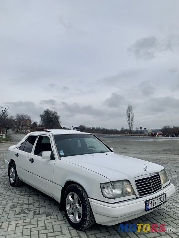 1994' Mercedes-Benz W124 photo #2