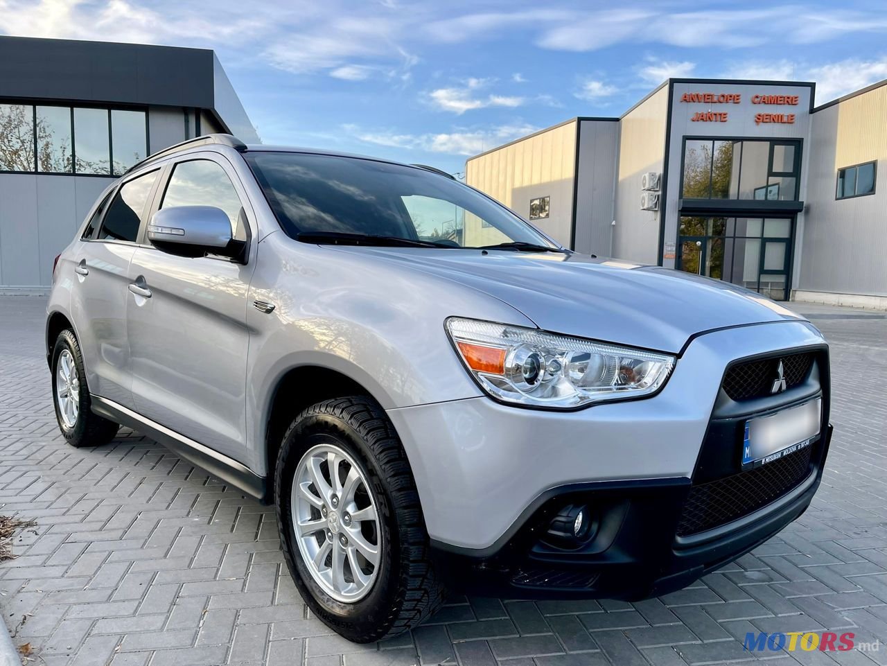 2011' Mitsubishi ASX photo #2