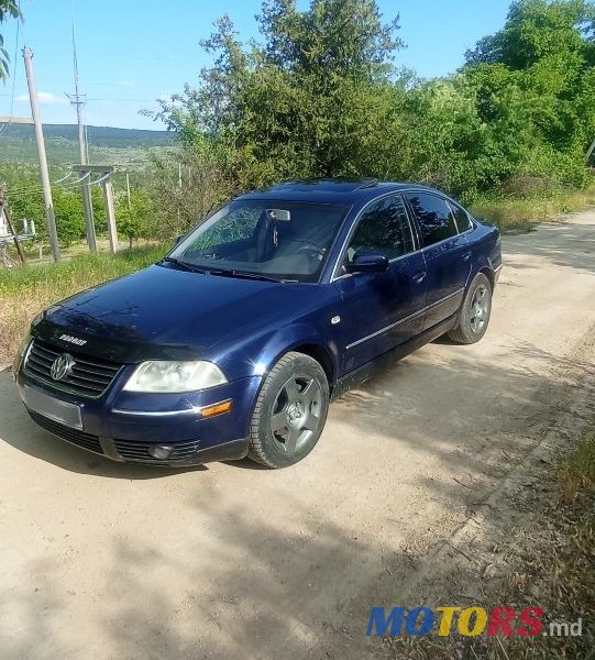 2001' Volkswagen Passat photo #1