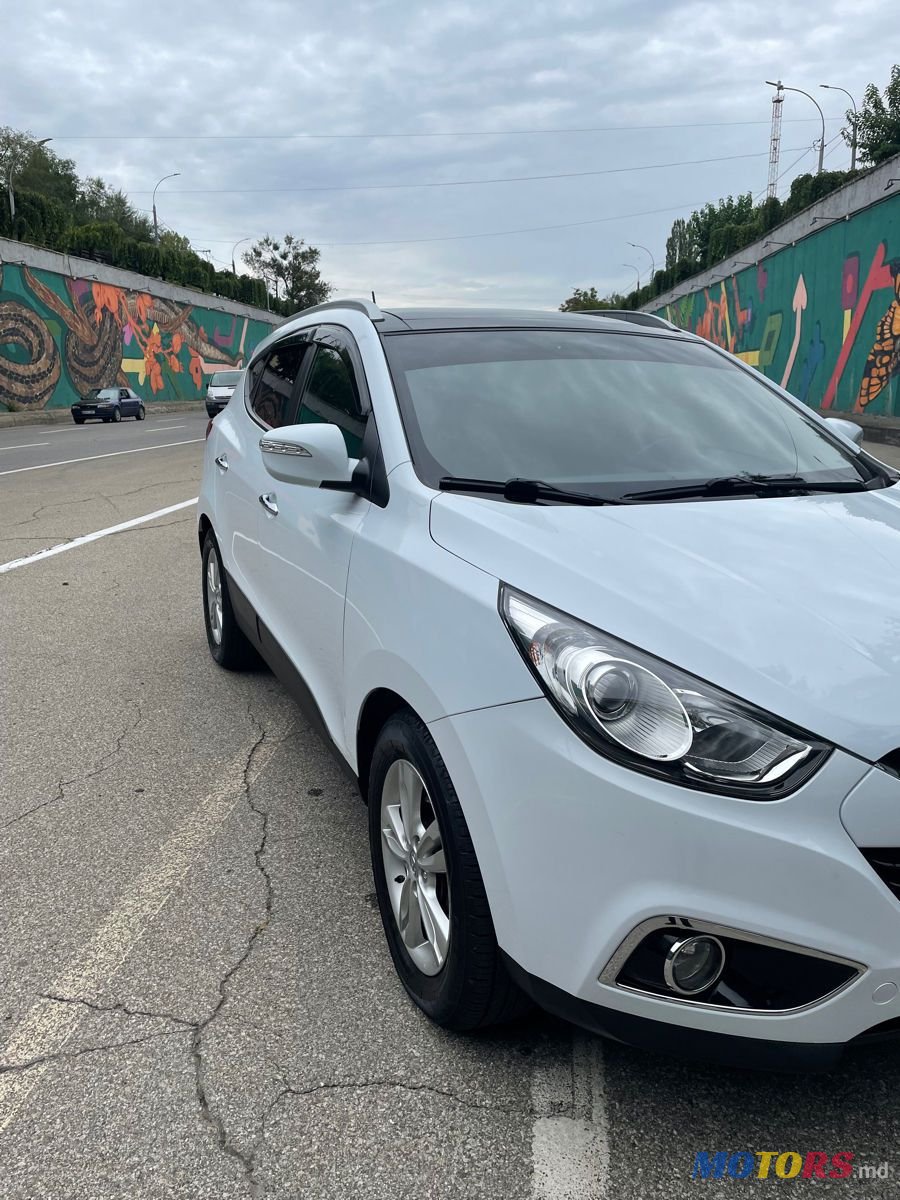 2011' Hyundai ix35 photo #2