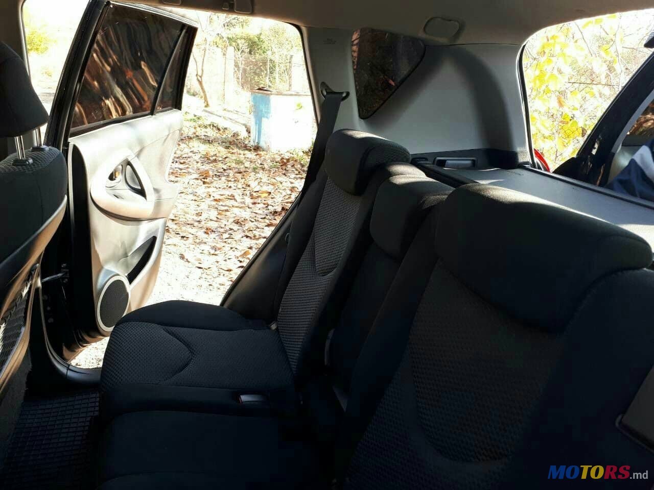 2006' Toyota RAV4 photo #2