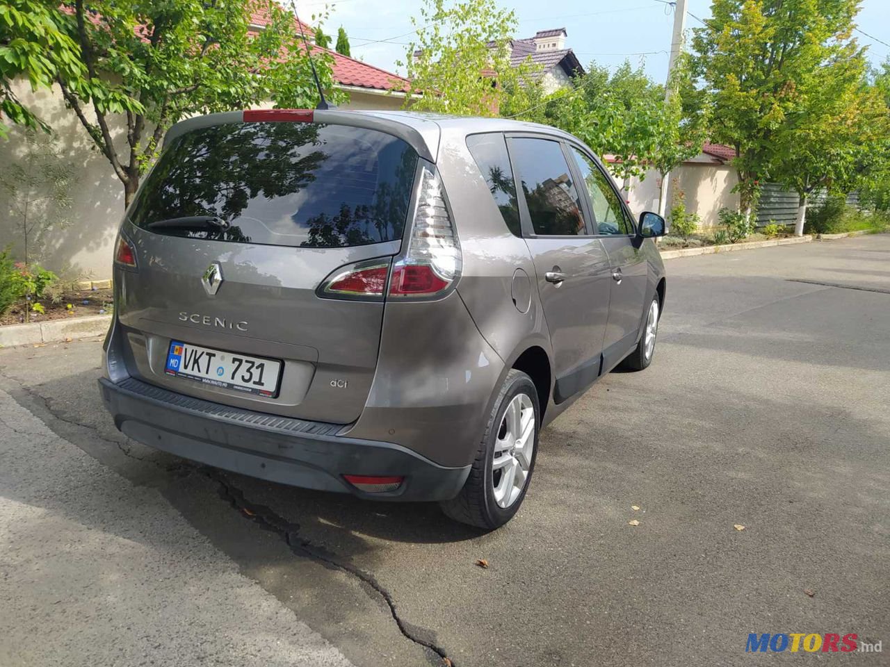 2012' Renault Scenic photo #5