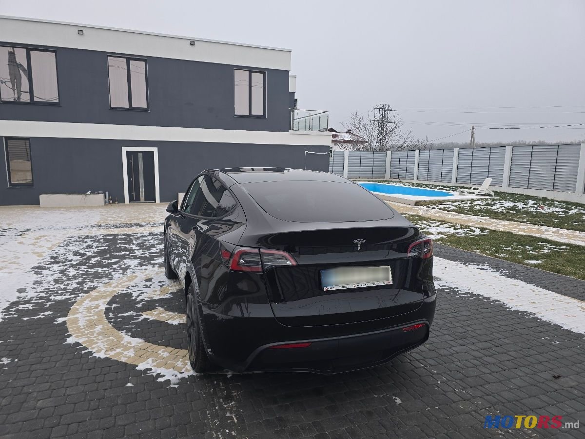 2024' Tesla Model Y photo #5