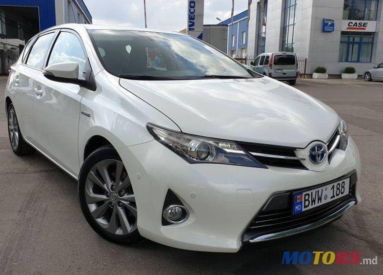 2014' Toyota Auris photo #2