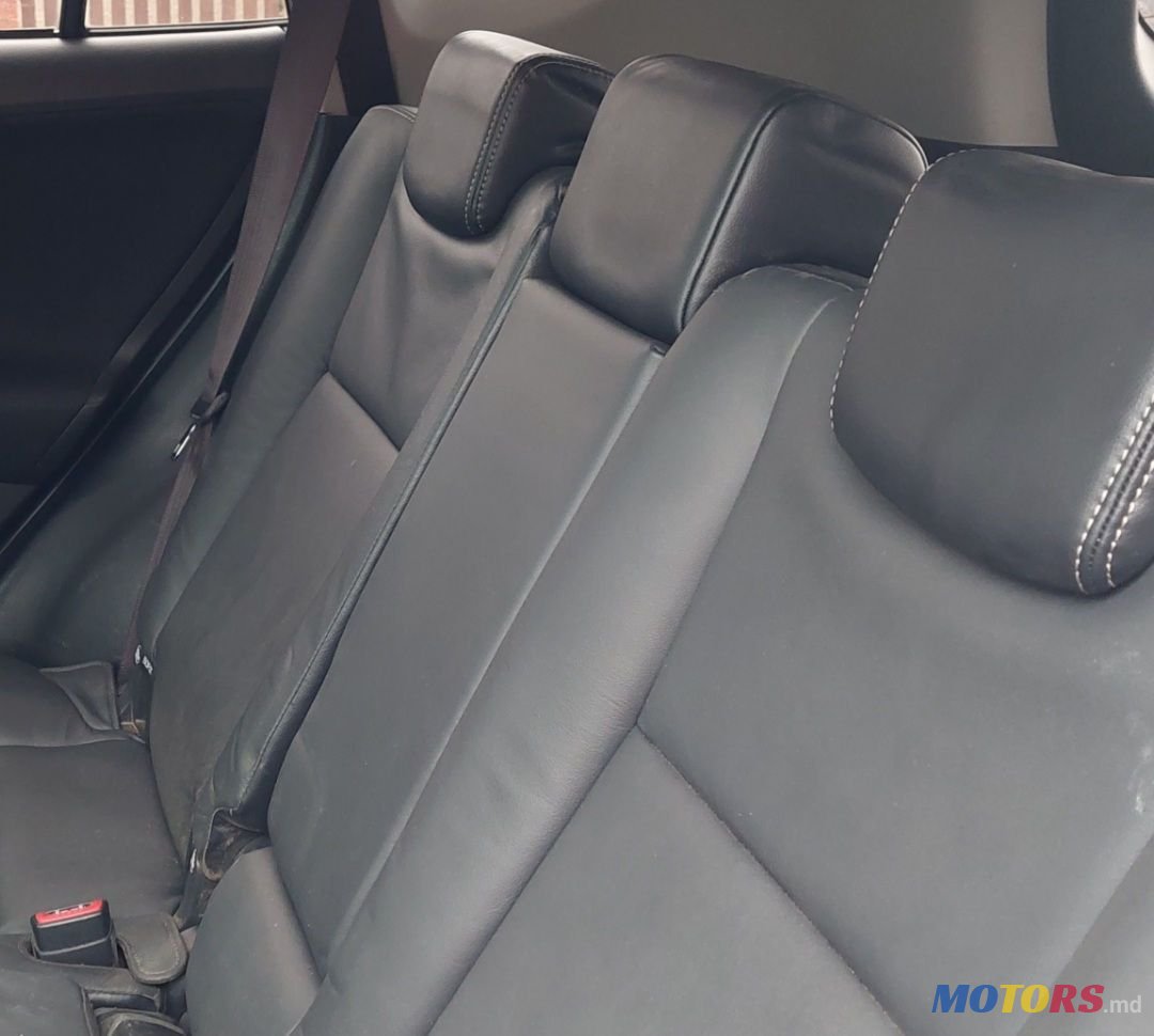 2017' Toyota RAV4 photo #5