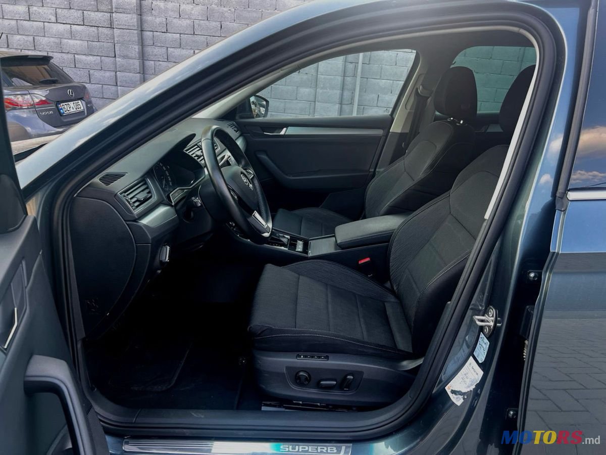 2016' Skoda Superb photo #5