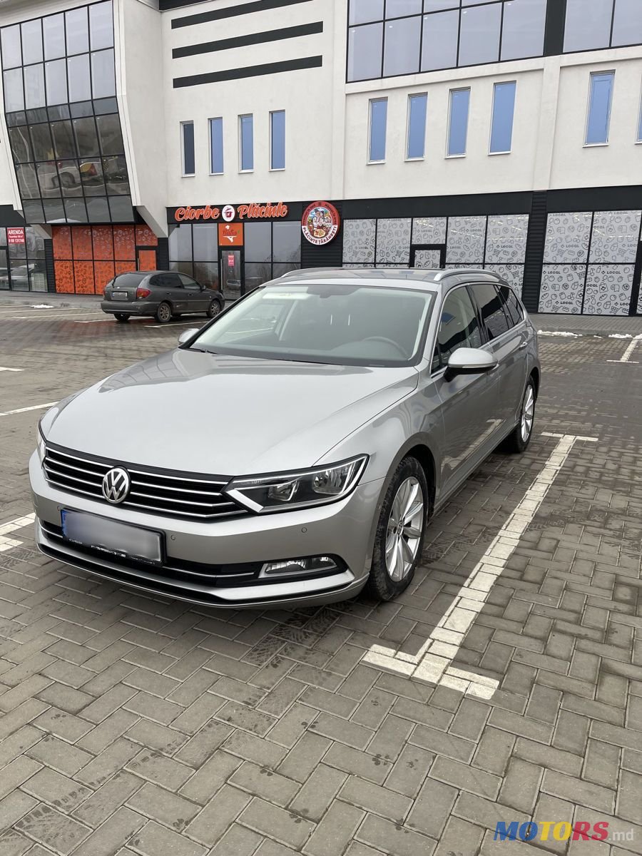 2017' Volkswagen Passat photo #2