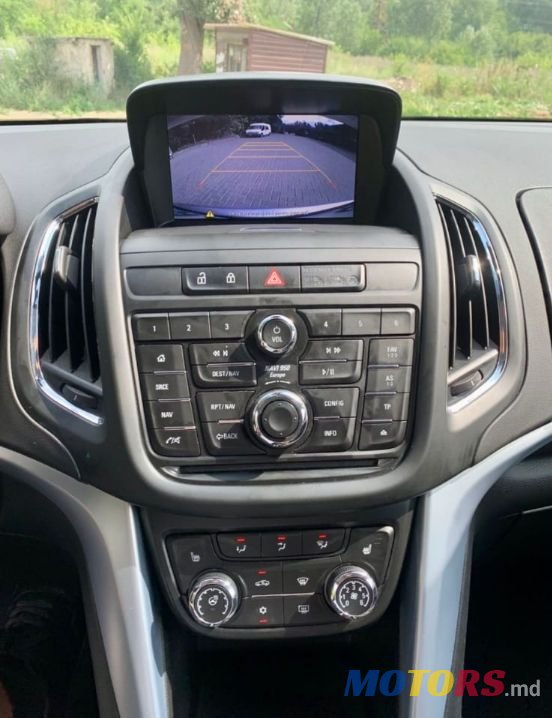 2015' Opel Zafira photo #3