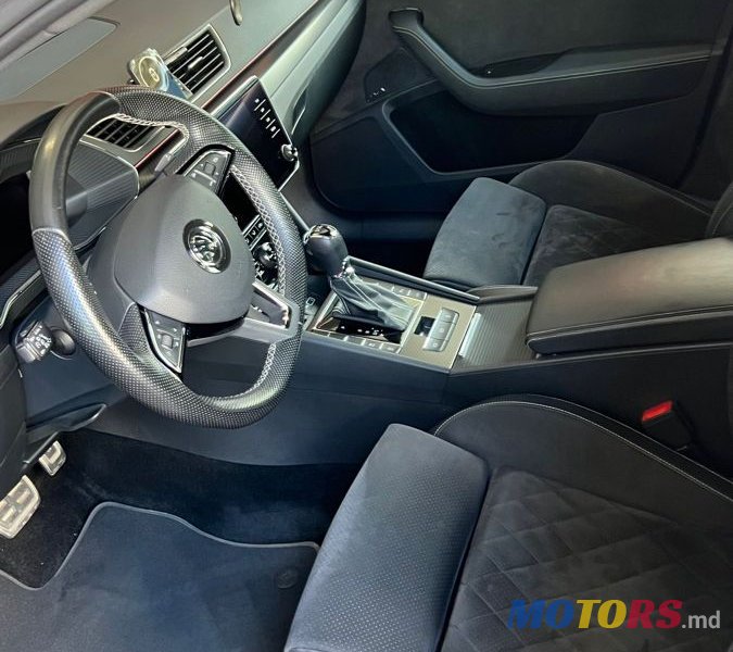2020' Skoda Superb photo #6