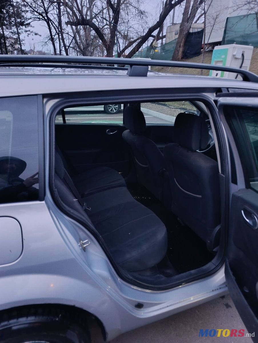 2004' Renault Megane photo #6