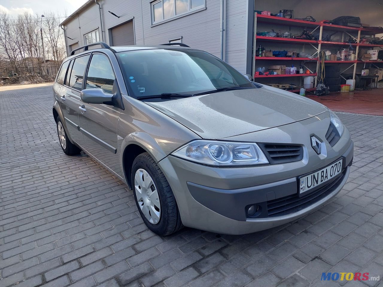 2008' Renault Megane photo #2