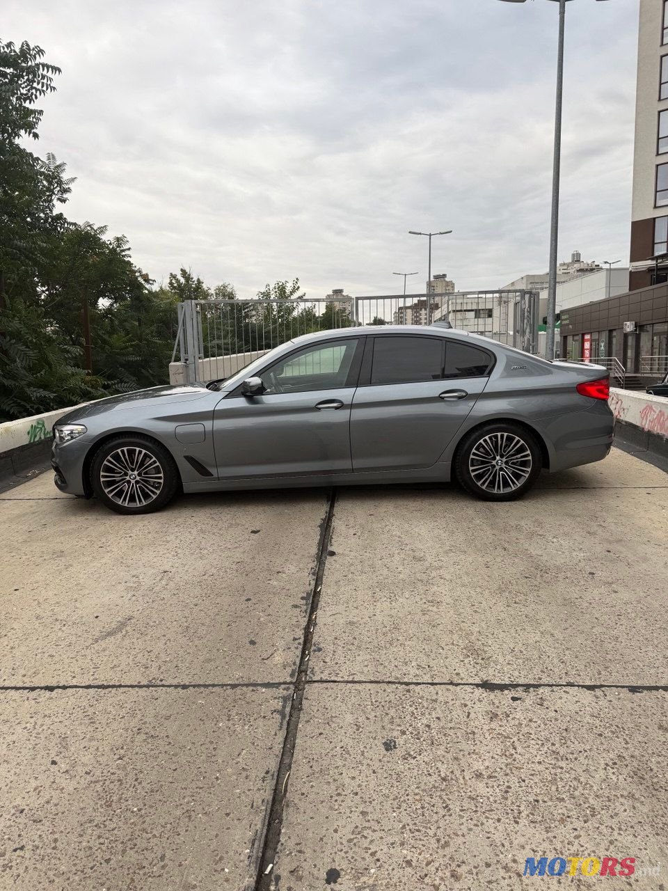 2018' BMW 5 Series photo #5