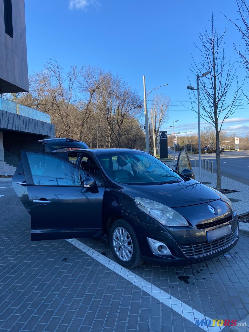 2010' Renault Grand Scenic photo #6