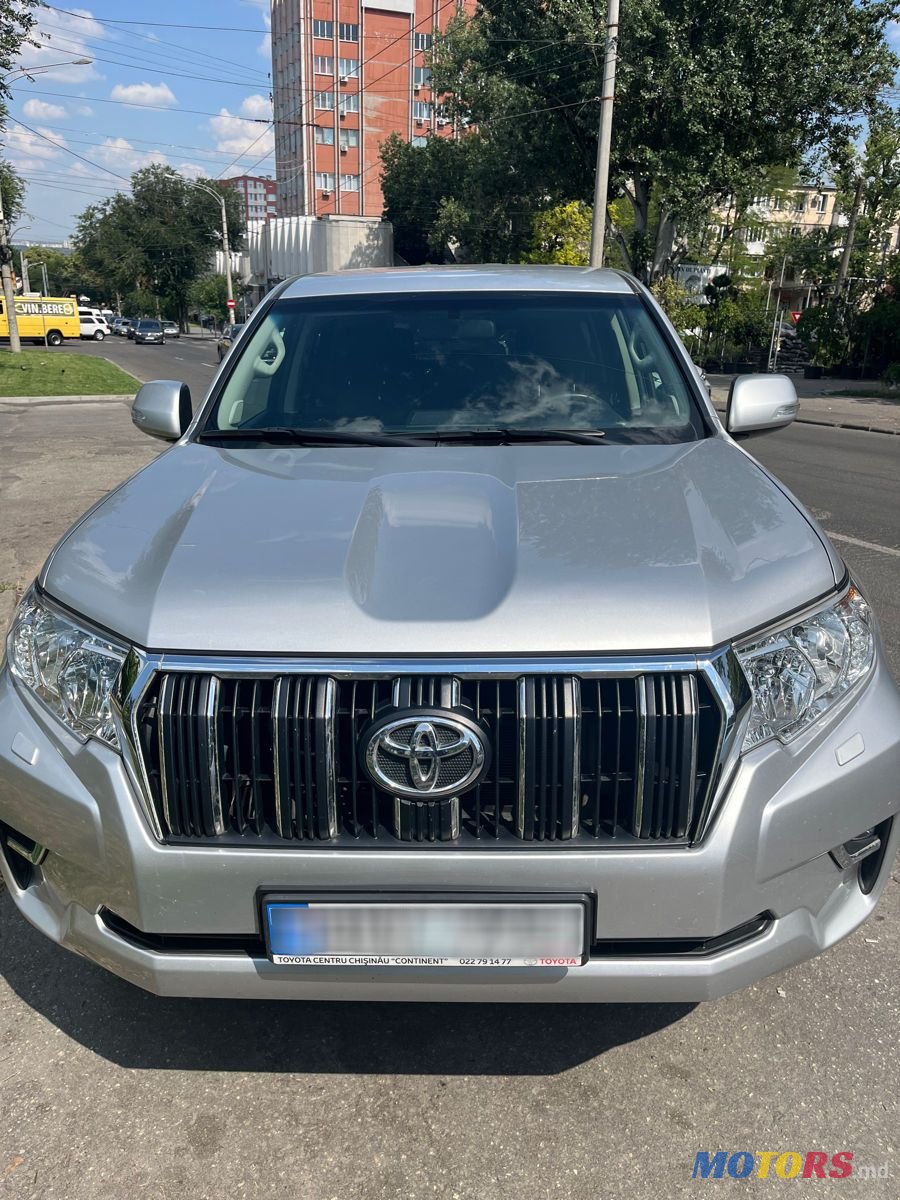 2017' Toyota Land Cruiser Prado photo #4
