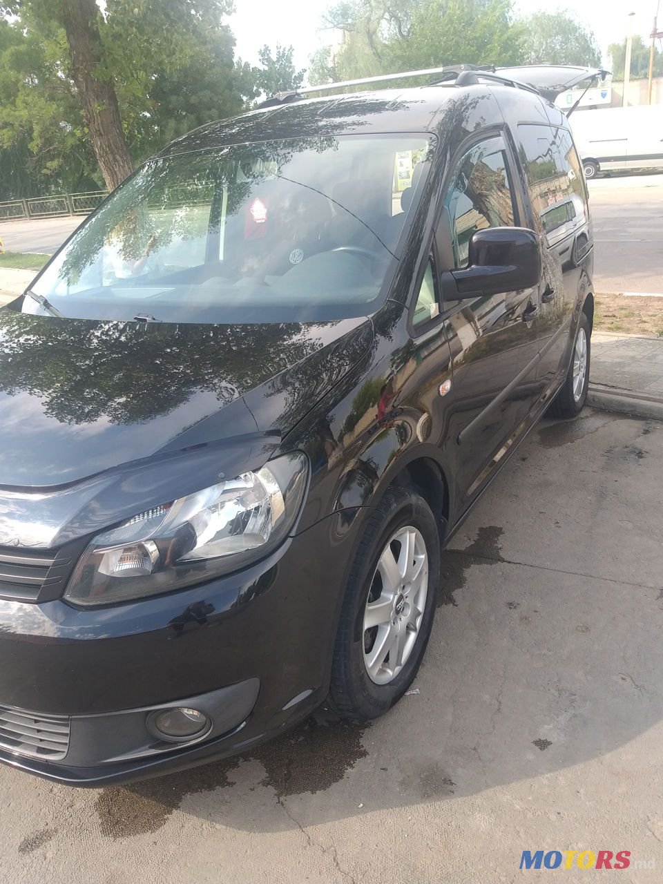 2010' Volkswagen Caddy photo #3