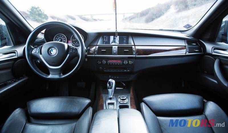 2011' BMW X5 photo #2
