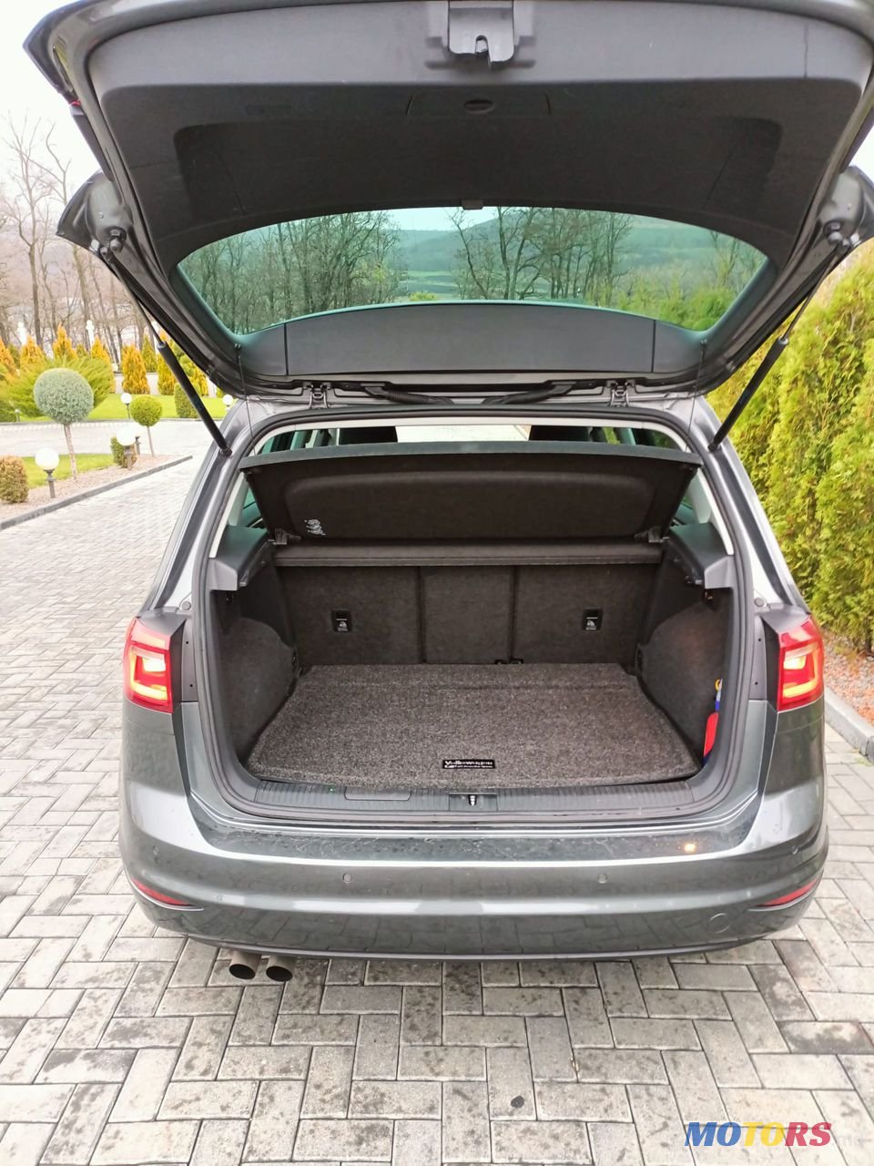 2017' Volkswagen Golf Plus photo #3