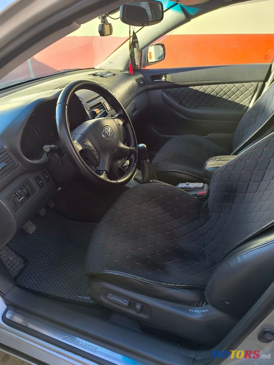 2003' Toyota Avensis photo #6