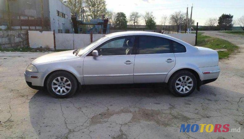 2003' Volkswagen Passat photo #1