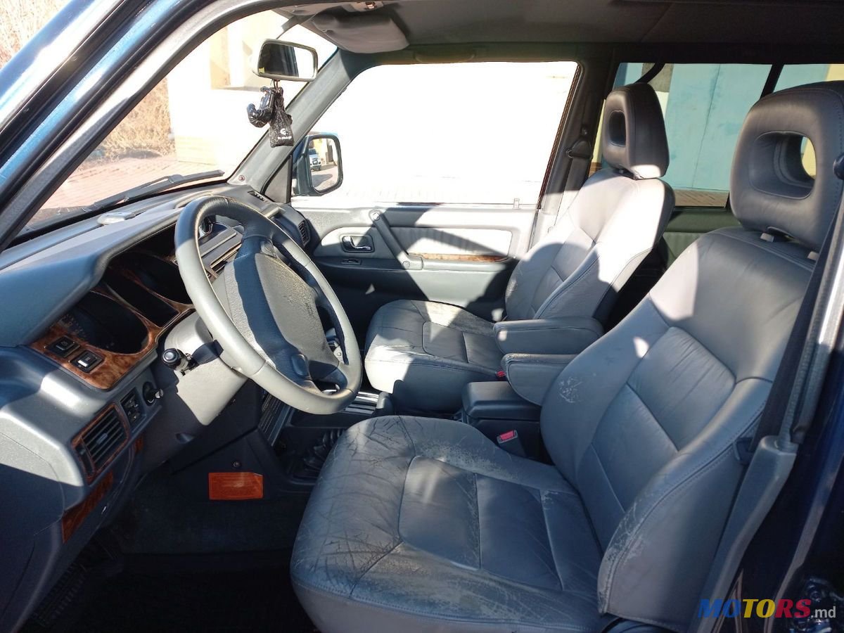 1995' Mitsubishi Pajero photo #6