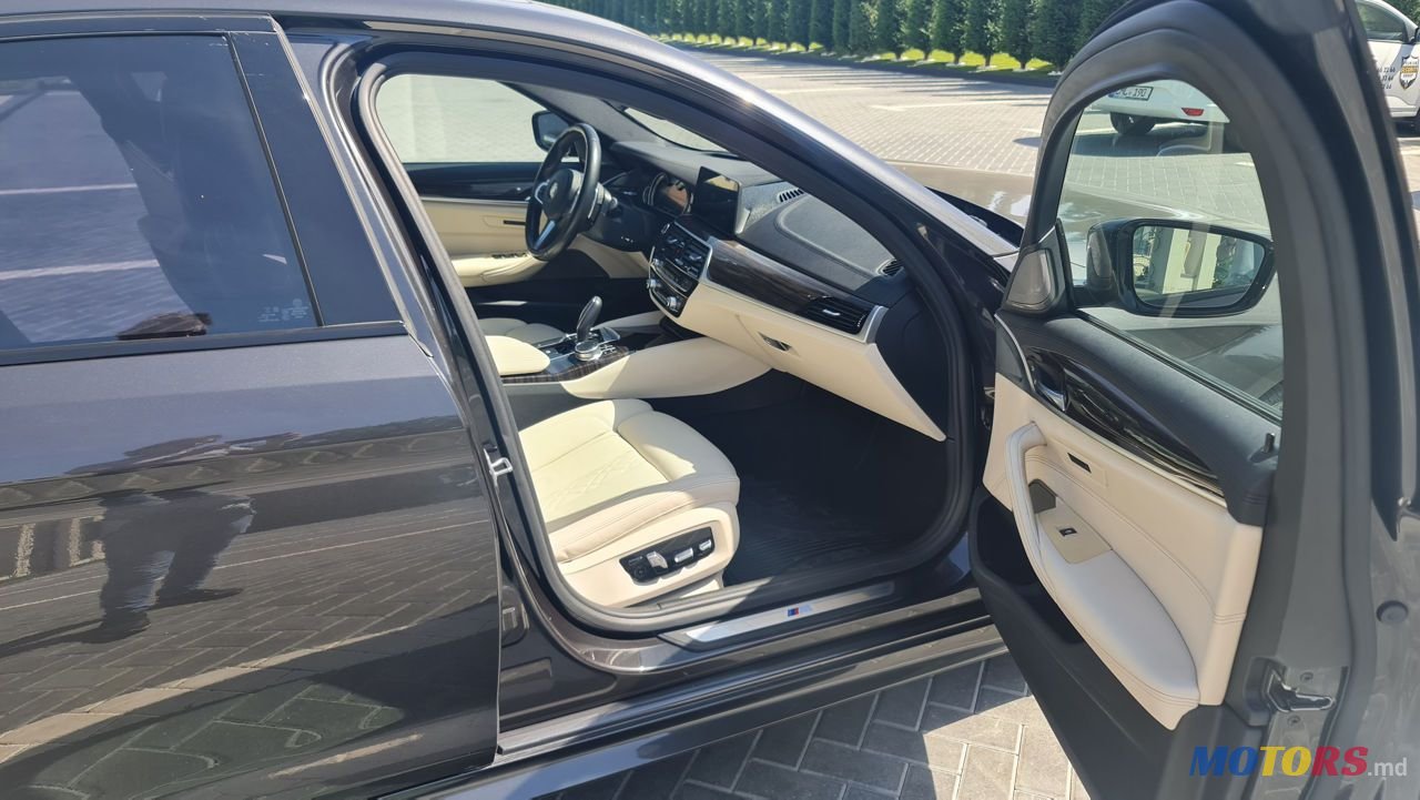 2017' BMW 5 Series photo #3