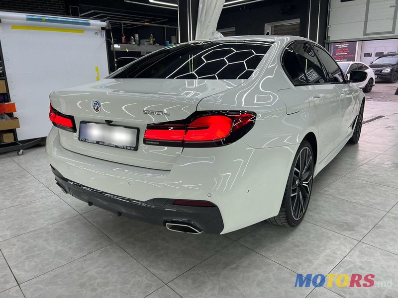2021' BMW 5 Series photo #3