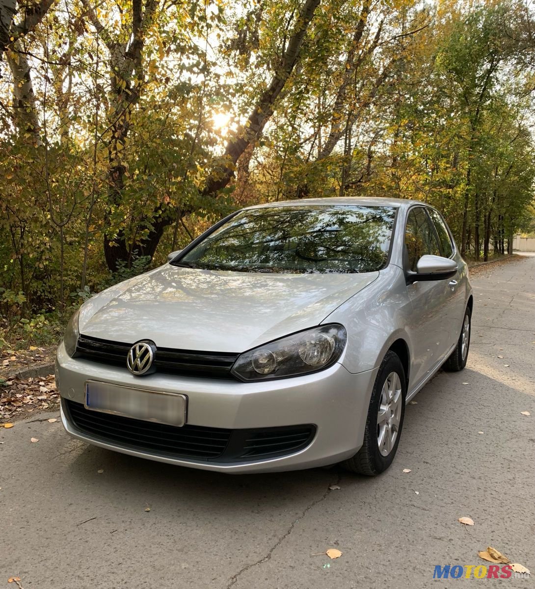 2009' Volkswagen Golf photo #2