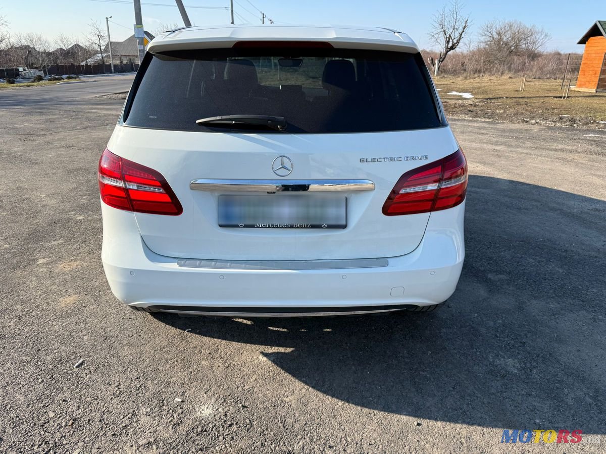 2015' Mercedes-Benz B-Class photo #4