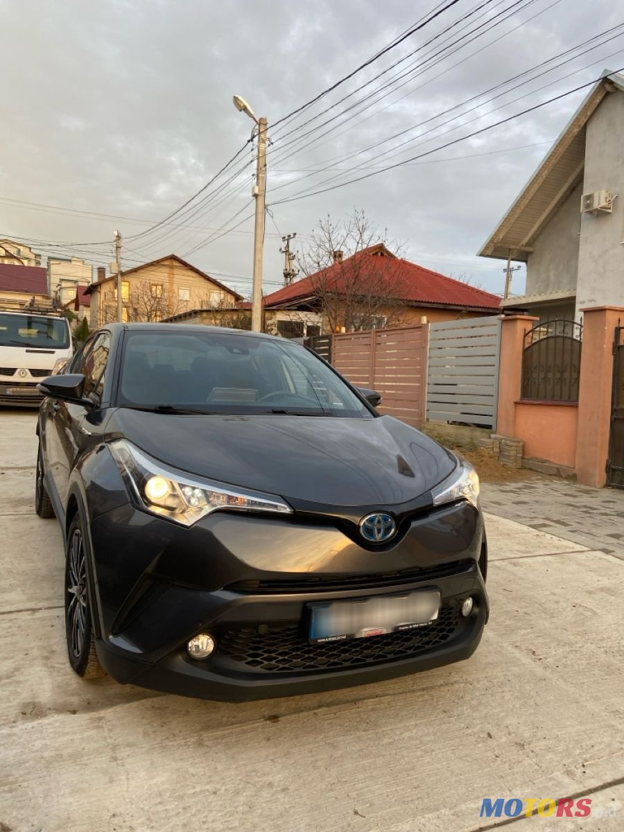 2018' Toyota C-HR photo #2