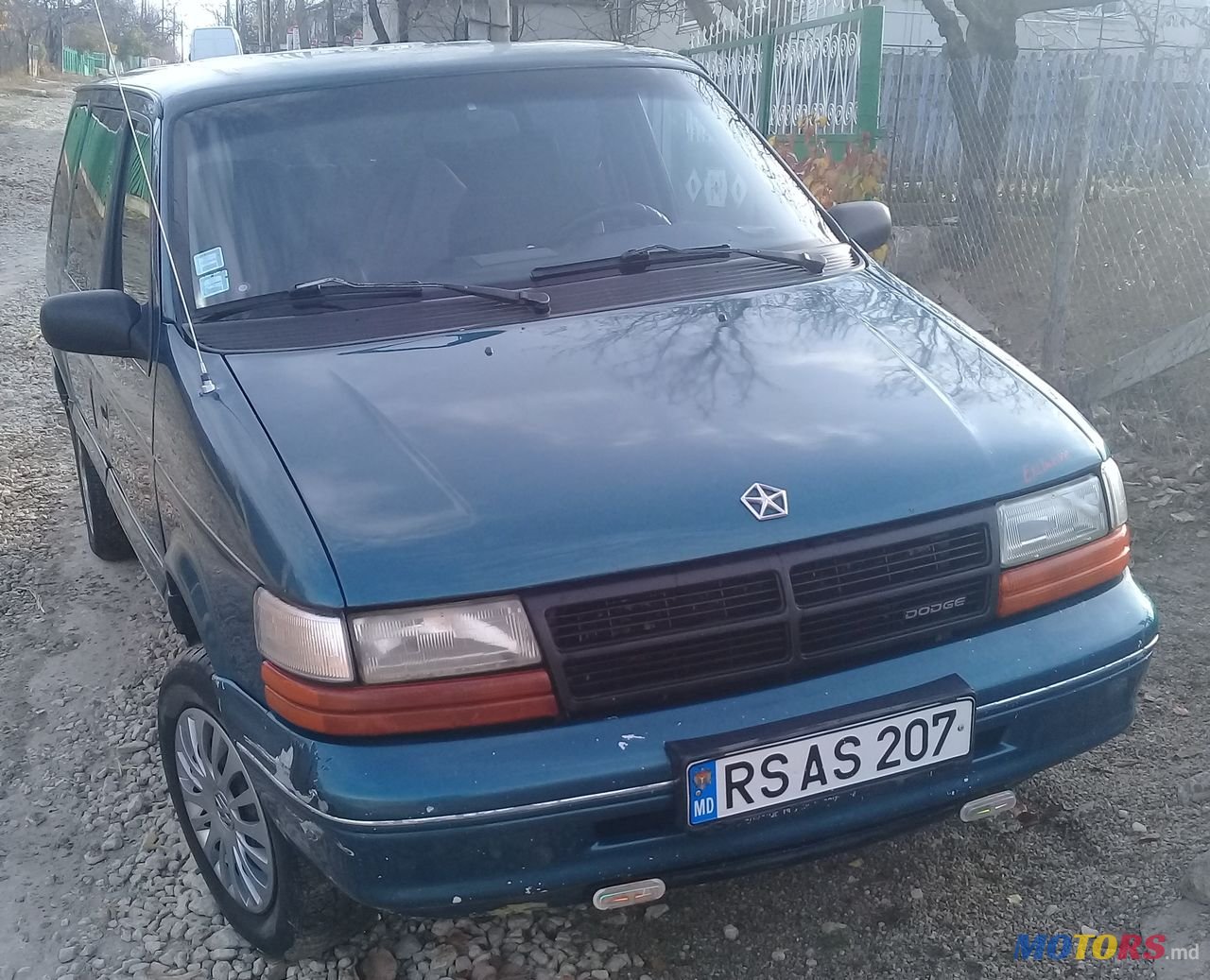 1994' Dodge Caravan photo #2