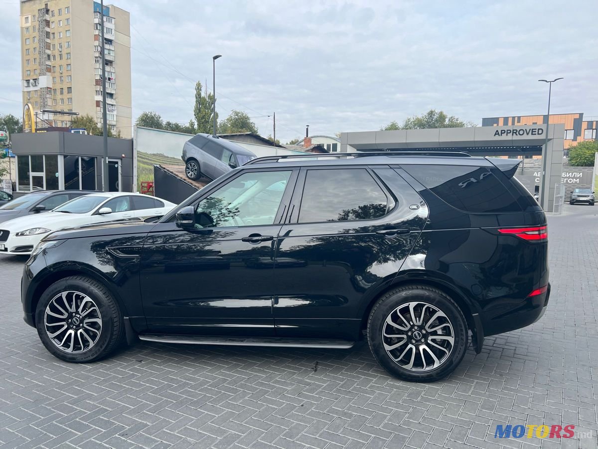 2018' Land Rover Discovery photo #2