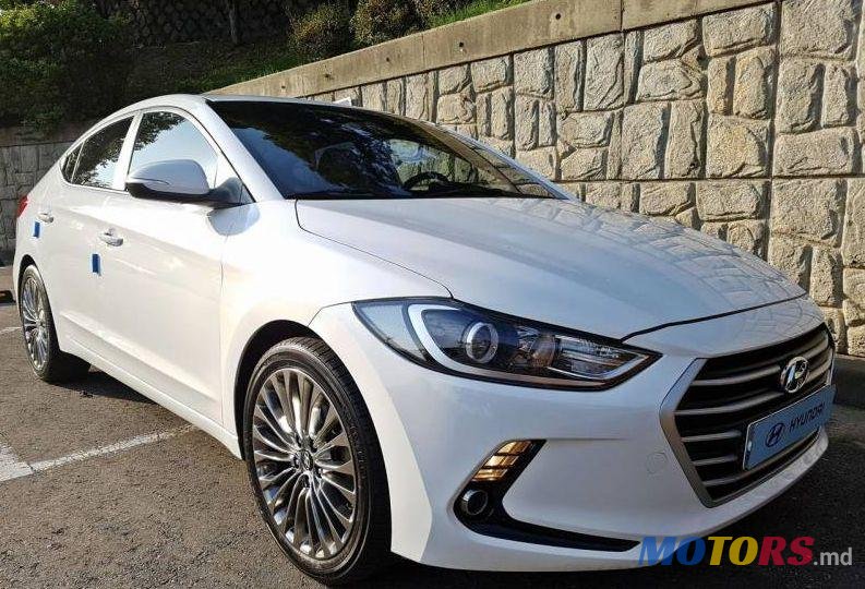 2015' Hyundai Elantra photo #1