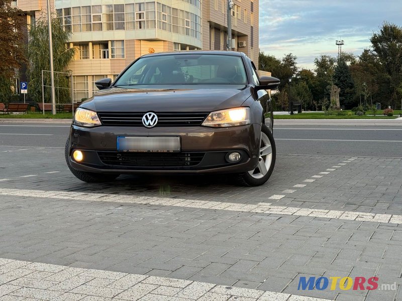 2012' Volkswagen Jetta photo #5