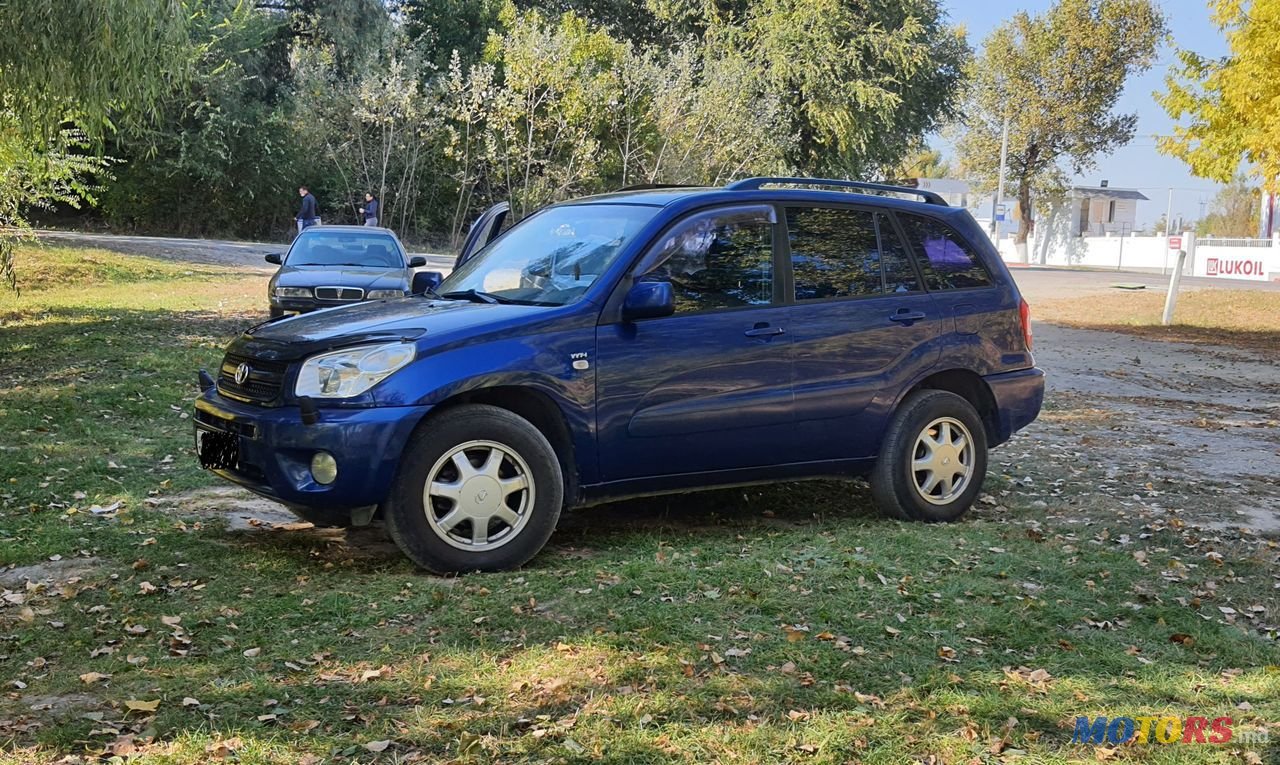 2004' Toyota RAV4 photo #6