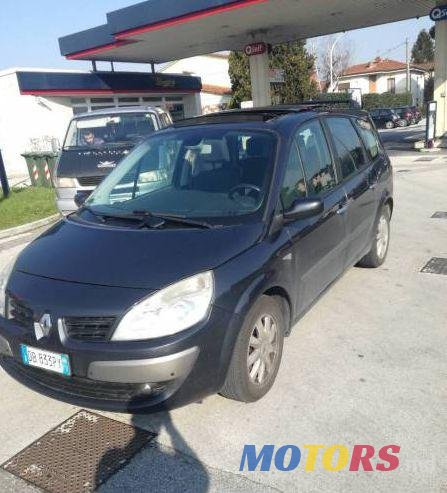 2007' Renault Grand Scenic photo #1