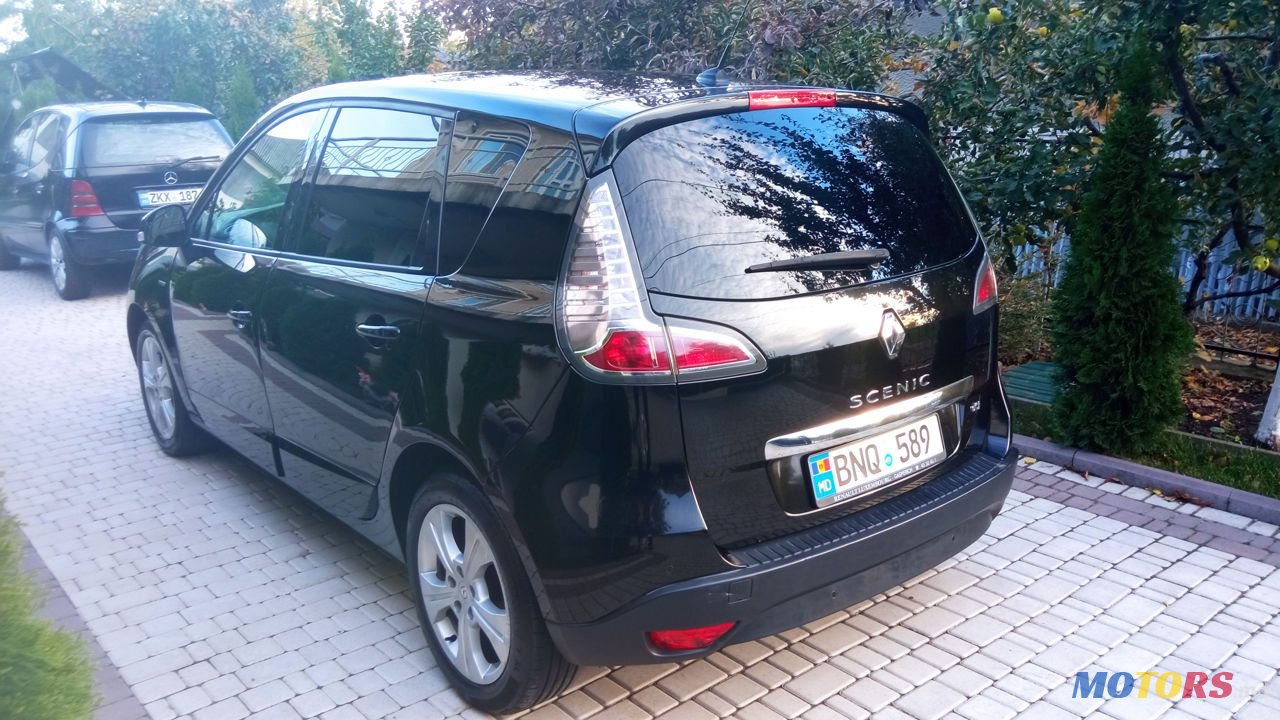 2012' Renault Scenic photo #2