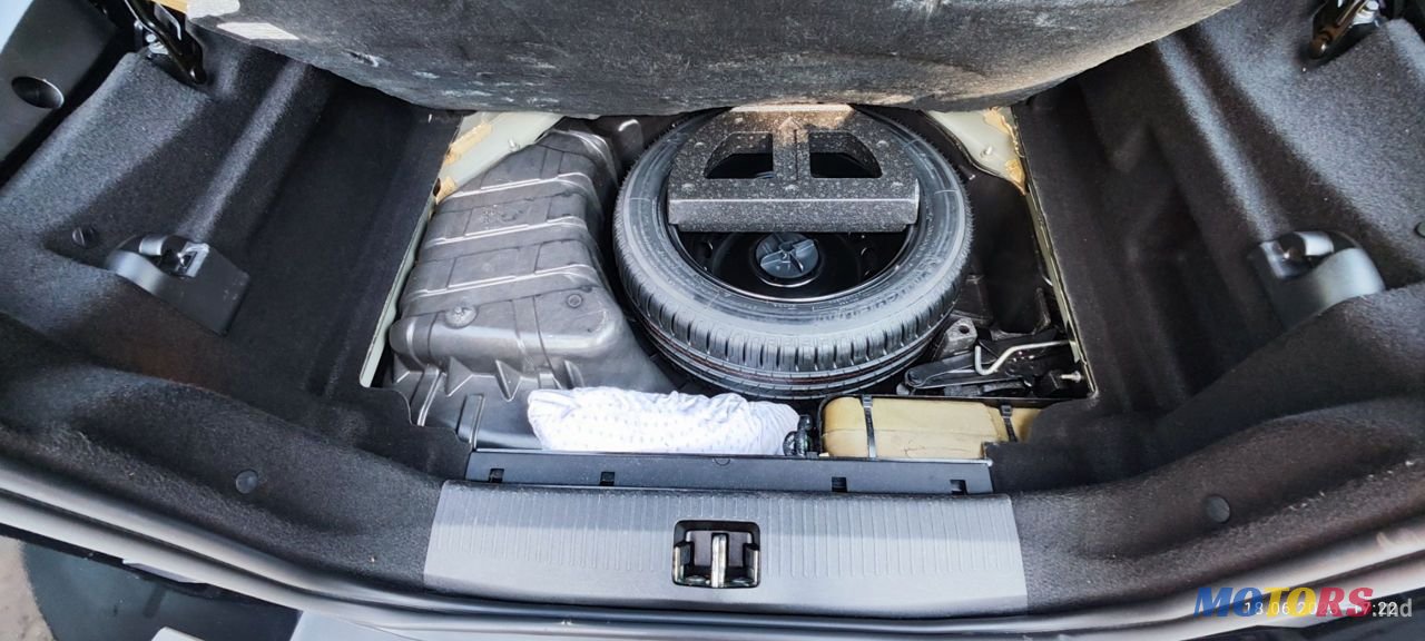 2010' Renault Megane photo #5