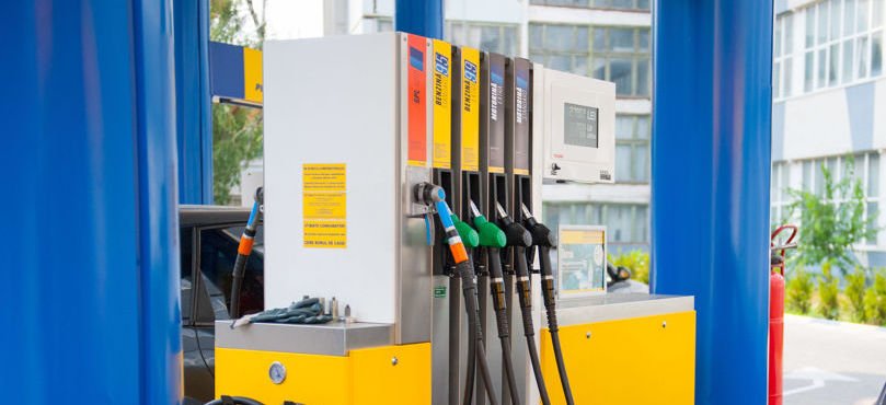 Motorina în Moldova, în pragul unui nou preț record! Marți va costa doi dolari litrul
