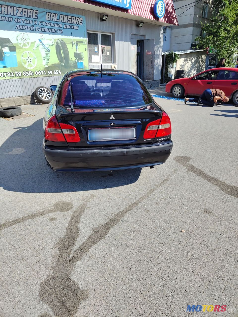 2003' Mitsubishi Carisma photo #2