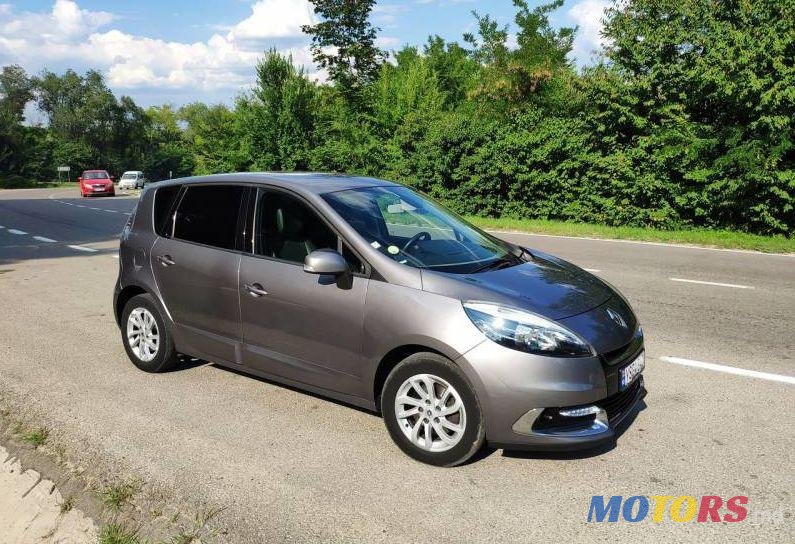 2013' Renault Scenic photo #1