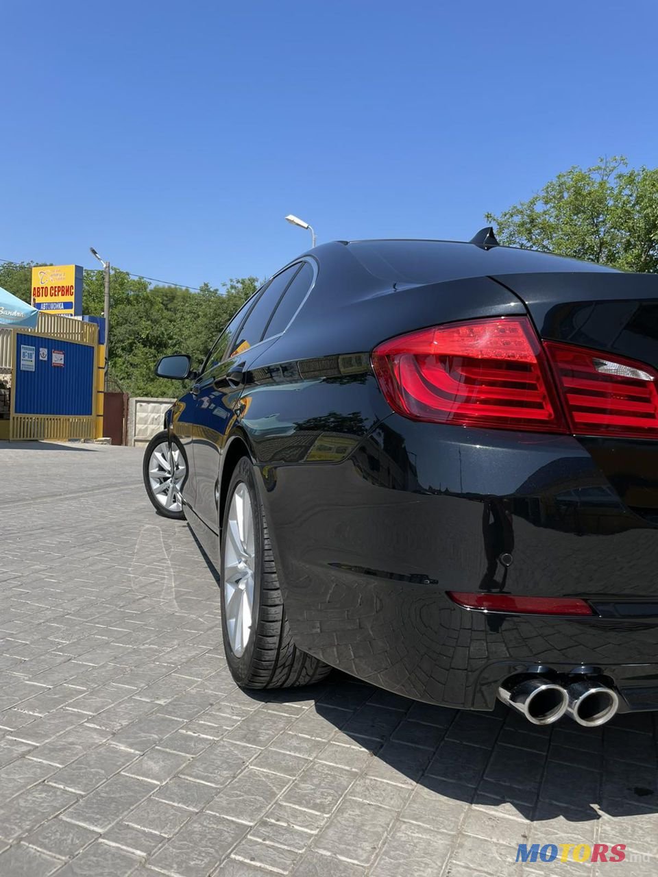 2012' BMW 5 Series photo #3