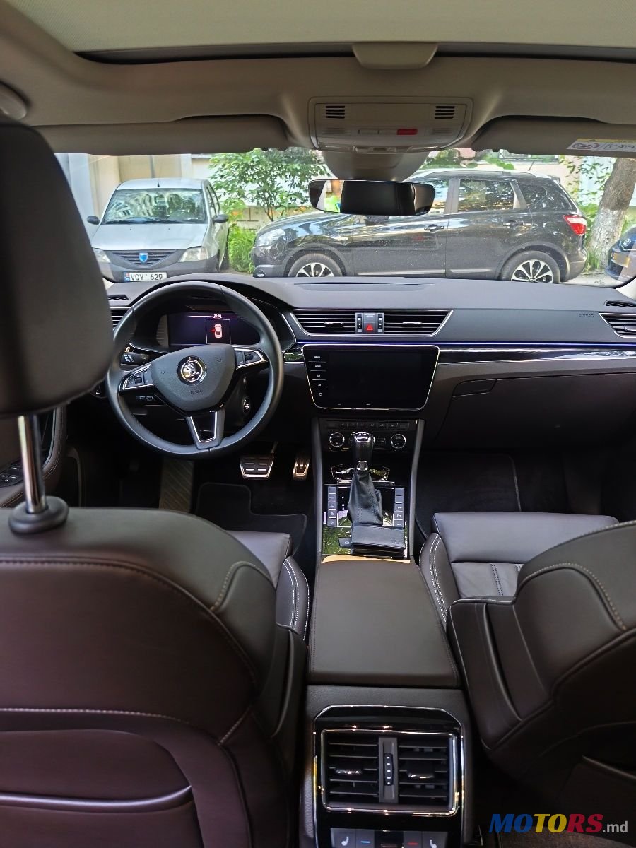 2020' Skoda Superb photo #5