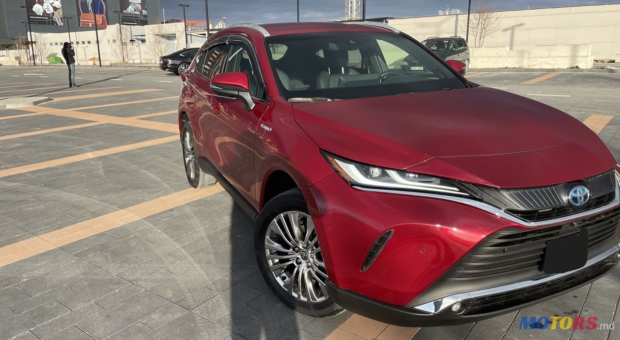 2022' Toyota Venza photo #3