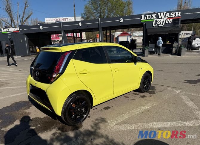 2016' Toyota Aygo photo #2