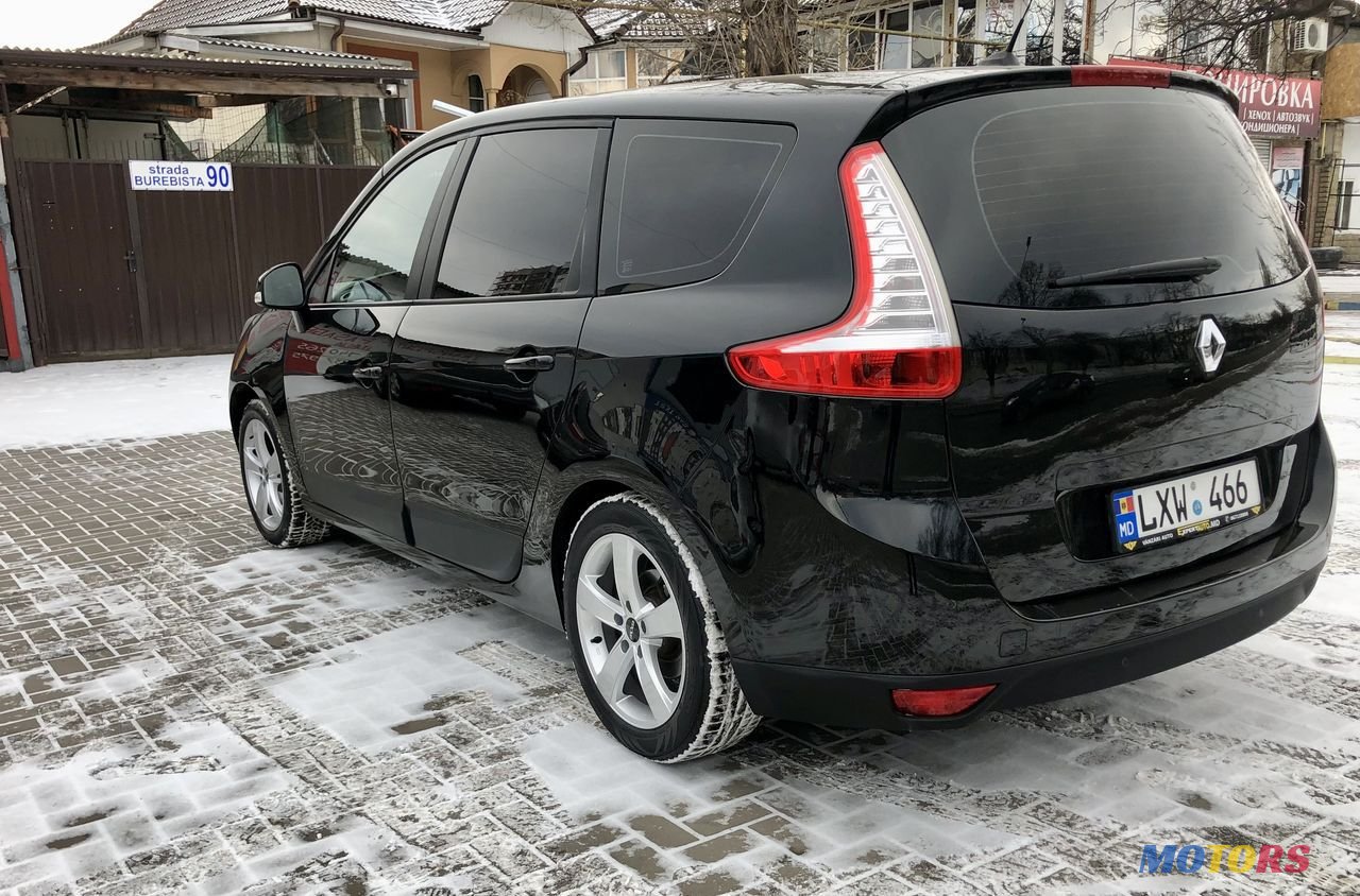 2013' Renault Grand Scenic photo #5