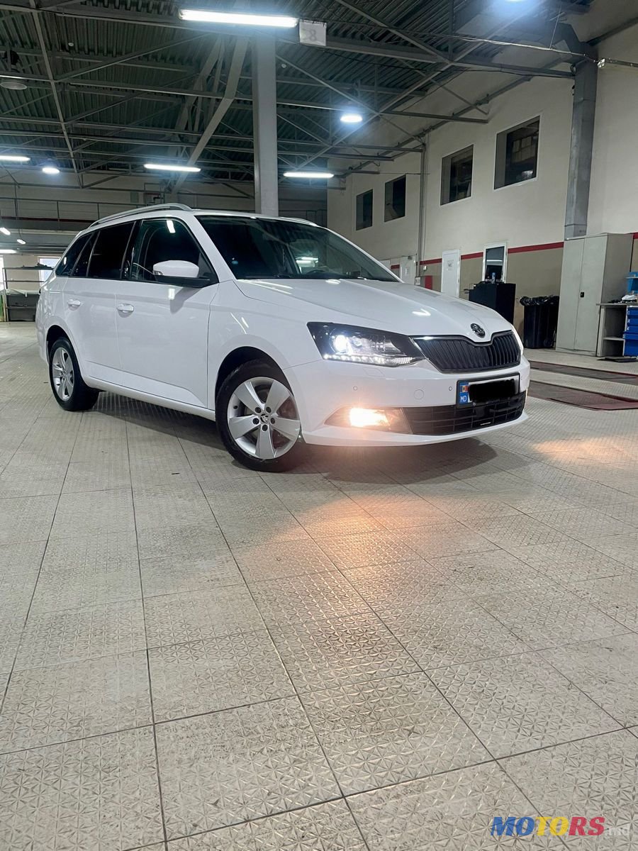 2015' Skoda Fabia photo #2