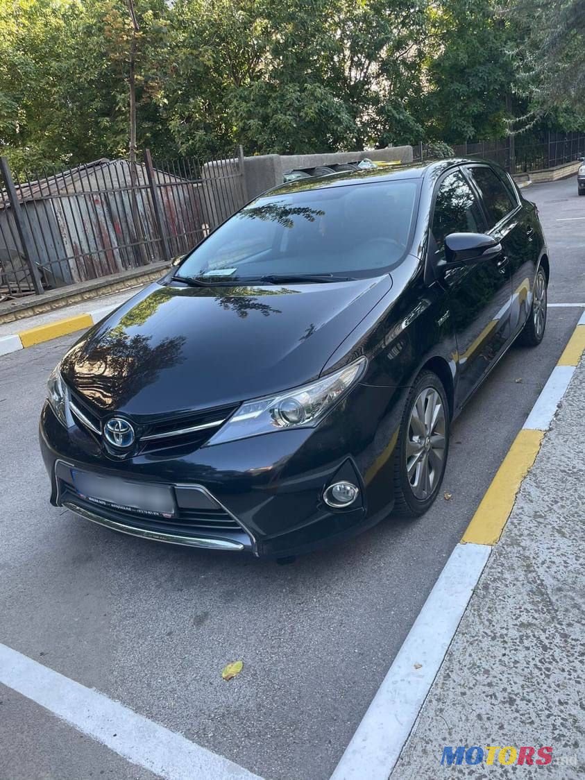 2013' Toyota Auris photo #1