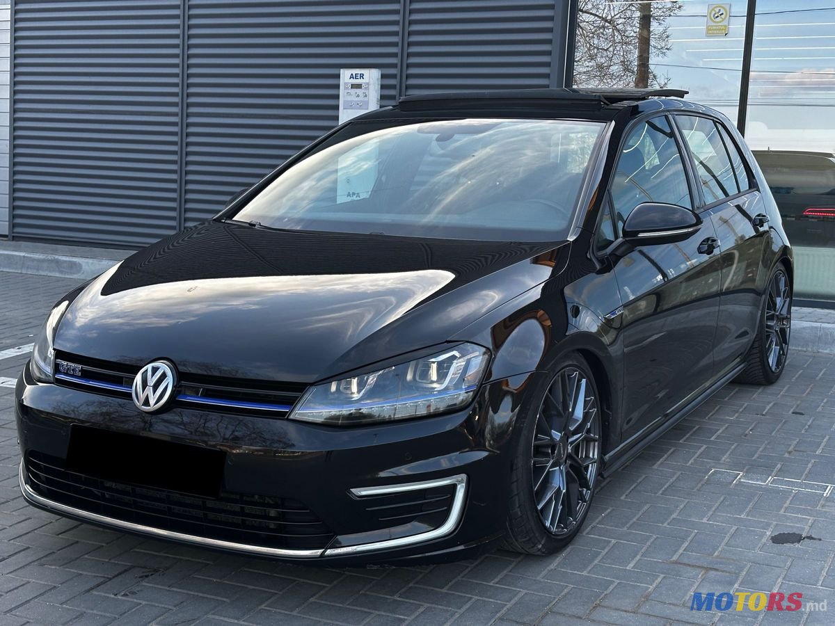 2015' Volkswagen Golf photo #4